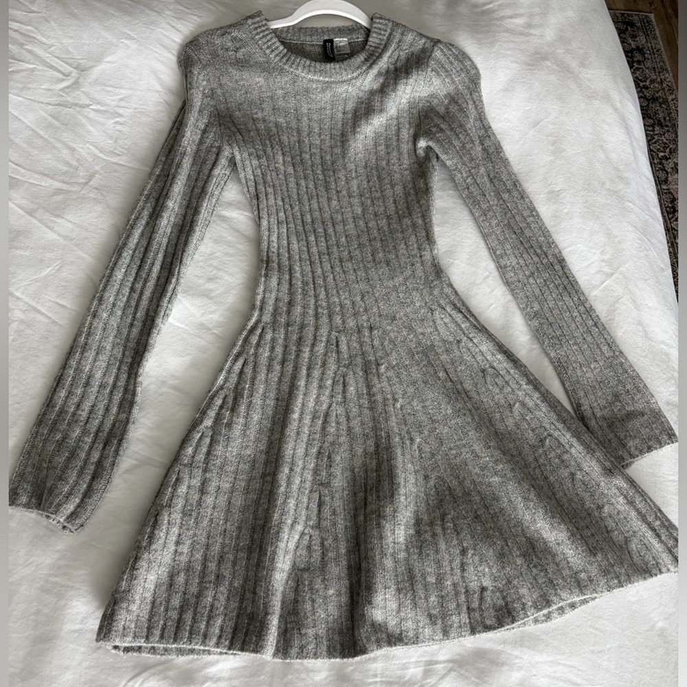 H&M Viral Gray Ribbed Knit Dress - Picture 8 of 8